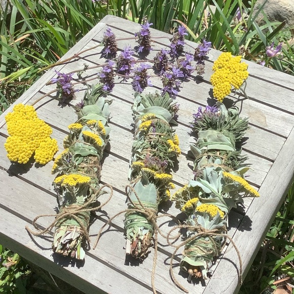 Romantic White Sage Floral Bouquet Lavender and Yarrow 8” New - Picture 6 of 16